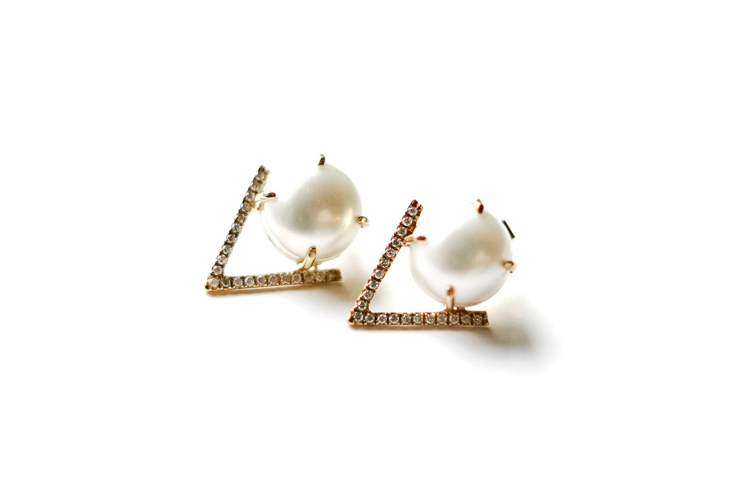 The Pearl V Stud