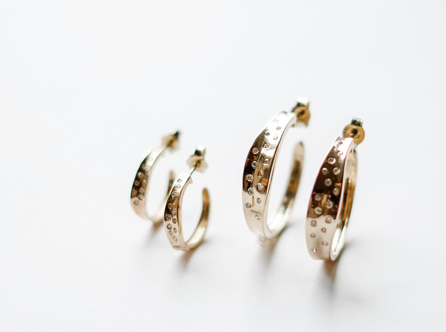 Wavy Max Diamond Hoops